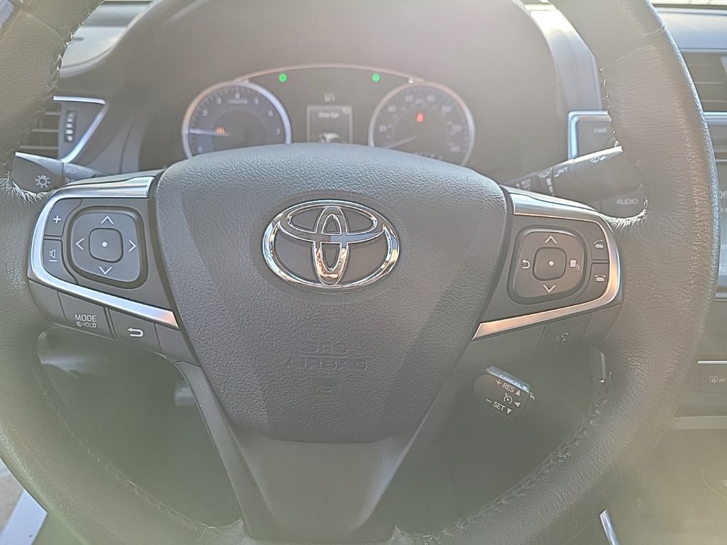 Used 2017 Toyota Camry XLE w/ Moonroof Package FWD image 11