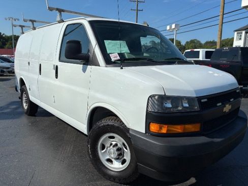 Used 2021 Chevrolet Express 3500 w/ Driver Convenience Package RWD image 1