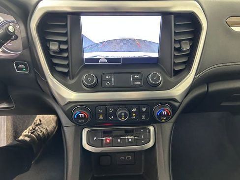 Used 2023 GMC Acadia SLE image 23