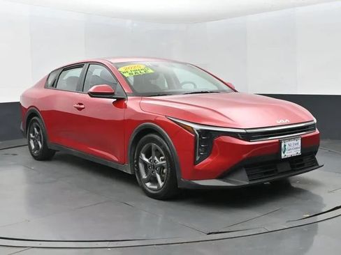 Used 2025 Kia K4 FWD image 2