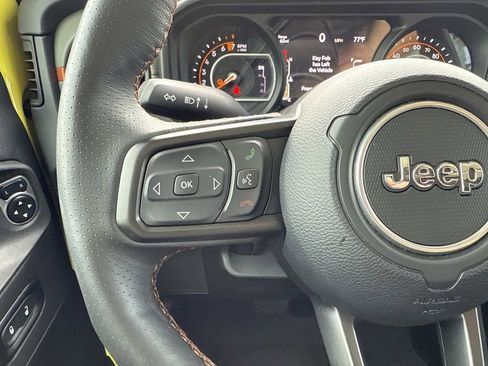 Used 2024 Jeep Gladiator Mojave w/ Technology Group image 18