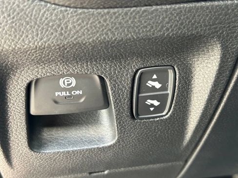 Used 2025 RAM 1500 Big Horn AWD/4WD image 24