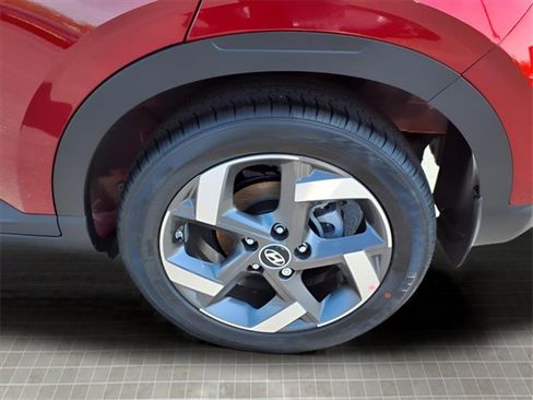 New 2025 Hyundai Venue Limited image 7