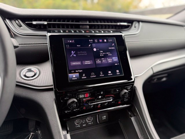 Used 2025 Jeep Grand Cherokee 4WD image 27