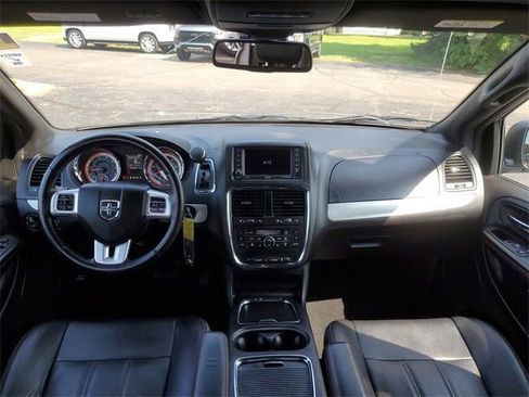 Used 2018 Dodge Grand Caravan GT FWD image 22