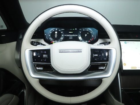 Used 2025 Land Rover Range Rover SE AWD/4WD image 20