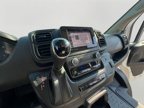 Used 2025 RAM ProMaster 2500 w/ Convenience Group FWD image 18