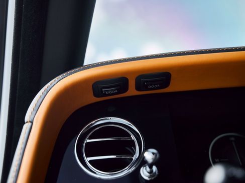 Used 2026 Rolls-Royce Cullinan image 60