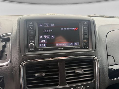 Used 2019 Dodge Grand Caravan SXT FWD image 23