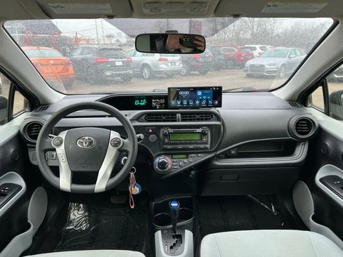Used 2012 Toyota Prius C One image 9