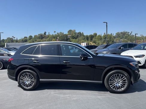Used 2026 Mercedes-Benz GLC 300 image 4