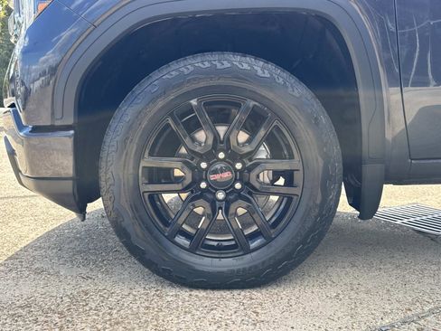 Used 2023 GMC Sierra 1500 Elevation image 3