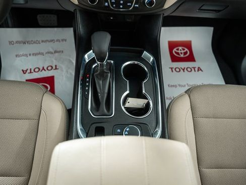 Used 2023 Chevrolet Traverse LS image 28