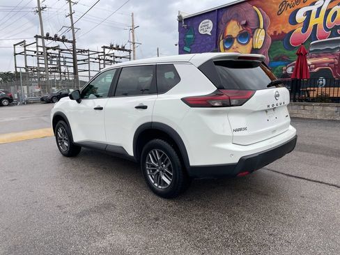 Used 2024 Nissan Rogue S AWD/4WD image 3