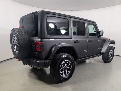 Used 2024 Jeep Wrangler Unlimited Rubicon AWD/4WD image 8