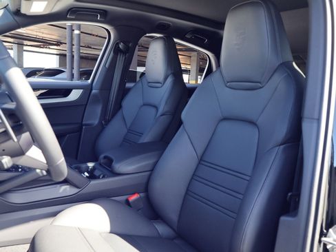New 2026 Porsche Cayenne Coupe AWD/4WD image 5