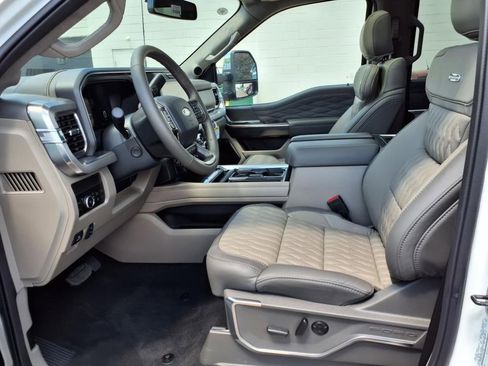 Used 2025 Ford F450 Platinum w/ Platinum Plus Package image 11