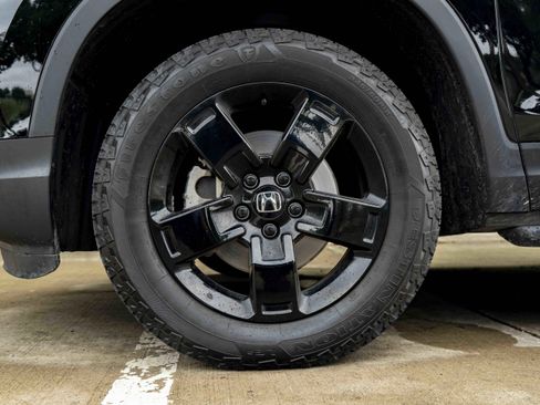 Used 2025 Honda Ridgeline Black Edition image 14
