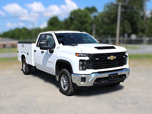 Used 2025 Chevrolet Silverado 2500 W/T w/ WT Convenience Package AWD/4WD image 2
