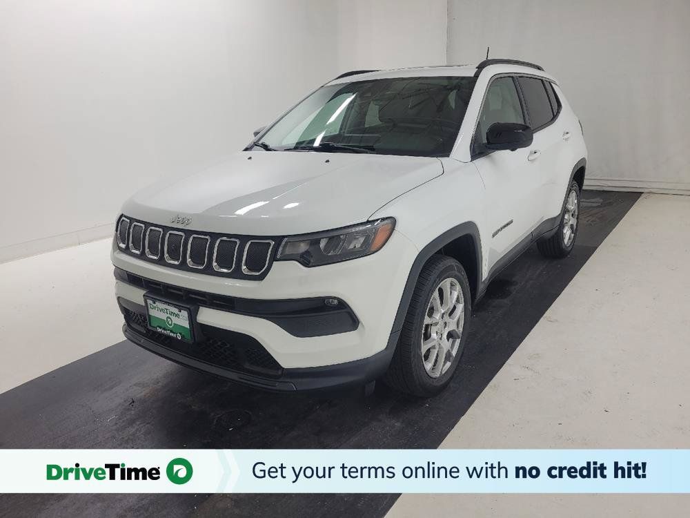 Used 2022 Jeep Compass Latitude w/ Sun and Sound Group AWD/4WD image 1