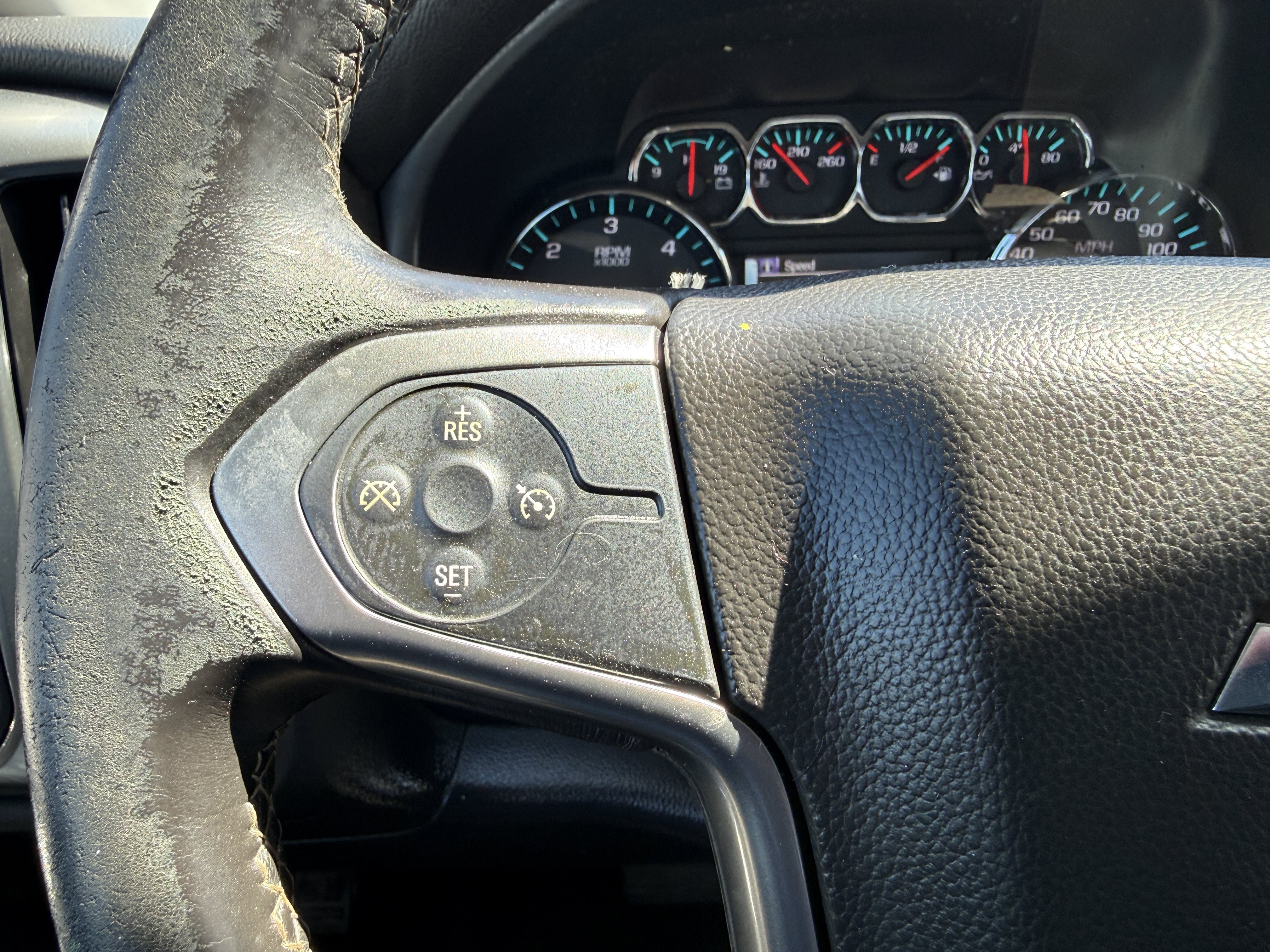 Used 2015 Chevrolet Silverado 1500 LT w/ LT Convenience Package AWD/4WD image 18