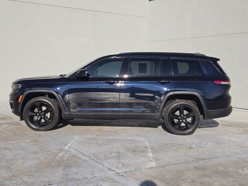 Used 2024 Jeep Grand Cherokee L Limited w/ Black Appearance Package image 5