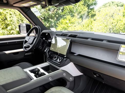 New 2026 Land Rover Defender 110 X-Dynamic SE AWD/4WD image 19
