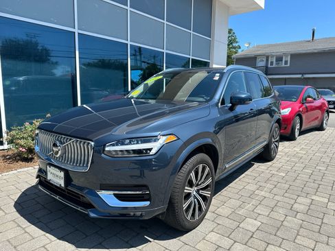 Used 2025 Volvo XC90 B5 Core w/ Protection Package Premier AWD/4WD image 2