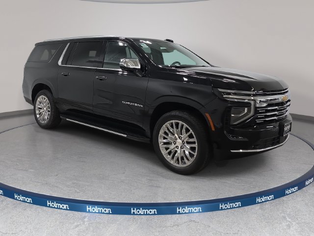 Used 2025 Chevrolet Suburban Premier AWD/4WD image 4