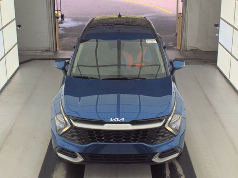 Used 2023 Kia Sportage EX FWD image 2