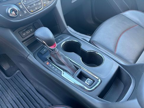 Used 2024 Chevrolet Equinox RS w/ RS Leather Package image 17