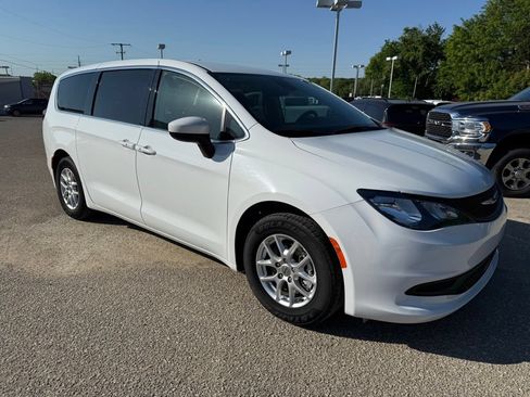 Used 2023 Chrysler Voyager LX FWD image 35