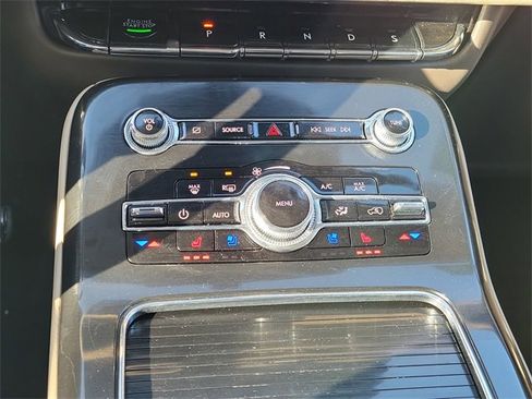 Certified 2022 Lincoln Nautilus Reserve image 18