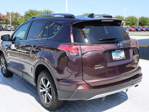 Used 2018 Toyota RAV4 XLE AWD/4WD image 3