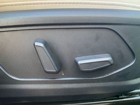 Used 2024 Hyundai Tucson Limited image 17