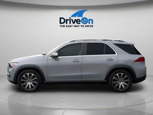 Used 2024 Mercedes-Benz GLE 450 4MATIC w/ Winter Package image 2