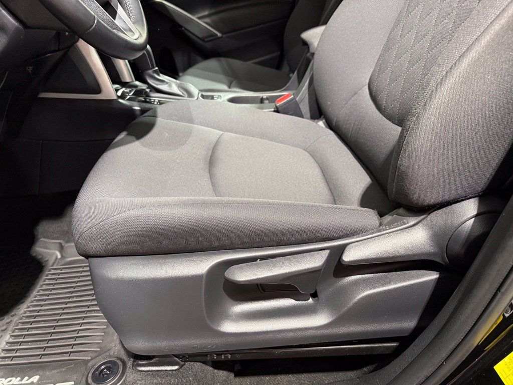 Certified 2023 Toyota Corolla Cross LE w/ Moonroof Package AWD/4WD image 14