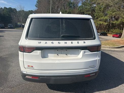 Used 2022 Jeep Wagoneer Series III w/ Premium Group I image 6