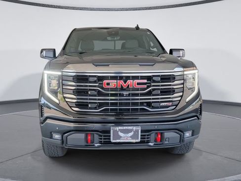 Used 2023 GMC Sierra 1500 AT4 w/ AT4 Premium Package AWD/4WD image 3