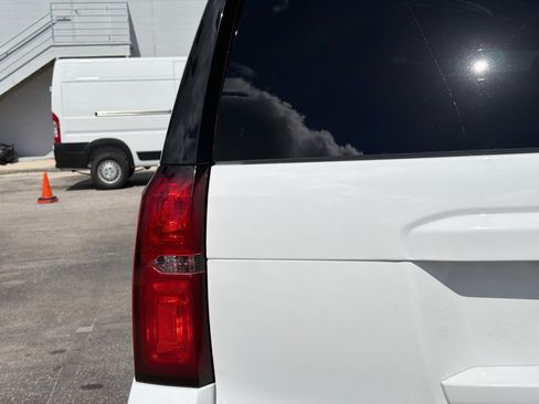 Used 2019 Chevrolet Tahoe LT w/ RST Edition RWD image 10