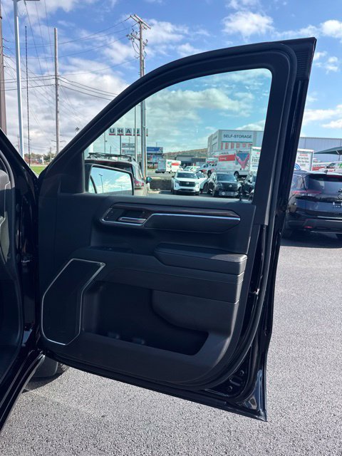 Used 2024 Chevrolet Silverado 1500 RST AWD/4WD image 17