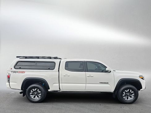 Used 2023 Toyota Tacoma TRD Off-Road w/ TRD Premium Off Road Package image 6