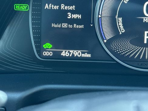 Used 2020 Lexus ES 300h w/ Premium Package image 34