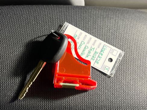 Used 2023 Toyota Corolla Cross L image 34