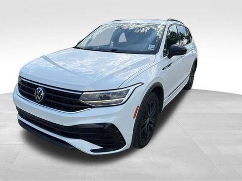 Used 2022 Volkswagen Tiguan SE R-Line AWD/4WD image 3