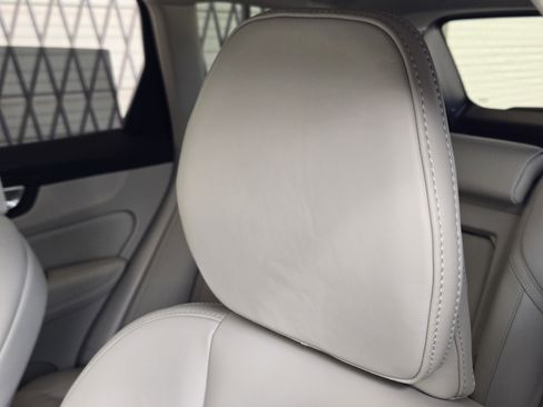 New 2026 Volvo XC60 B5 Ultra w/ Protection Package Premier image 17