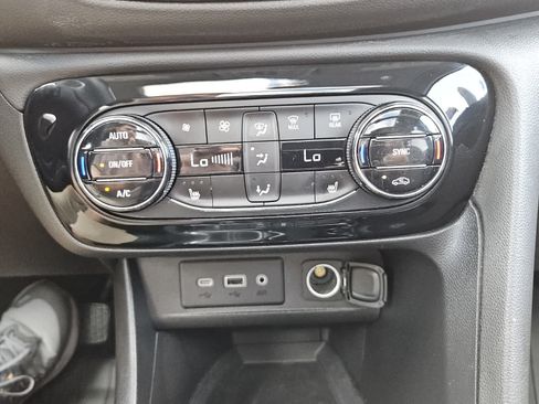 Used 2021 Buick Encore GX Select w/ Experience Buick Package FWD image 10