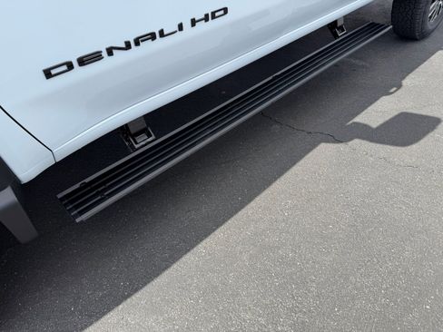 New 2026 GMC Sierra 3500 Denali Ultimate w/ LPO, Black Badging Package AWD/4WD image 26