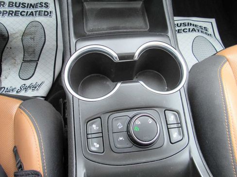 Used 2018 GMC Terrain SLT w/ Preferred Package image 15