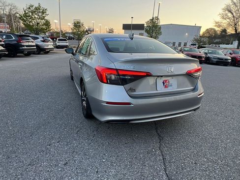 Used 2023 Honda Civic EX image 6